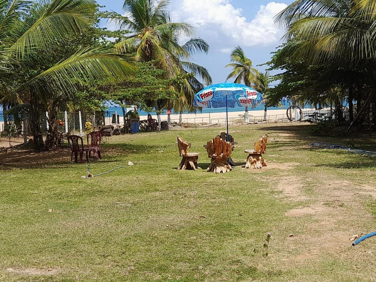 Baden Beach Hotel Kalkudah  Exterior photo