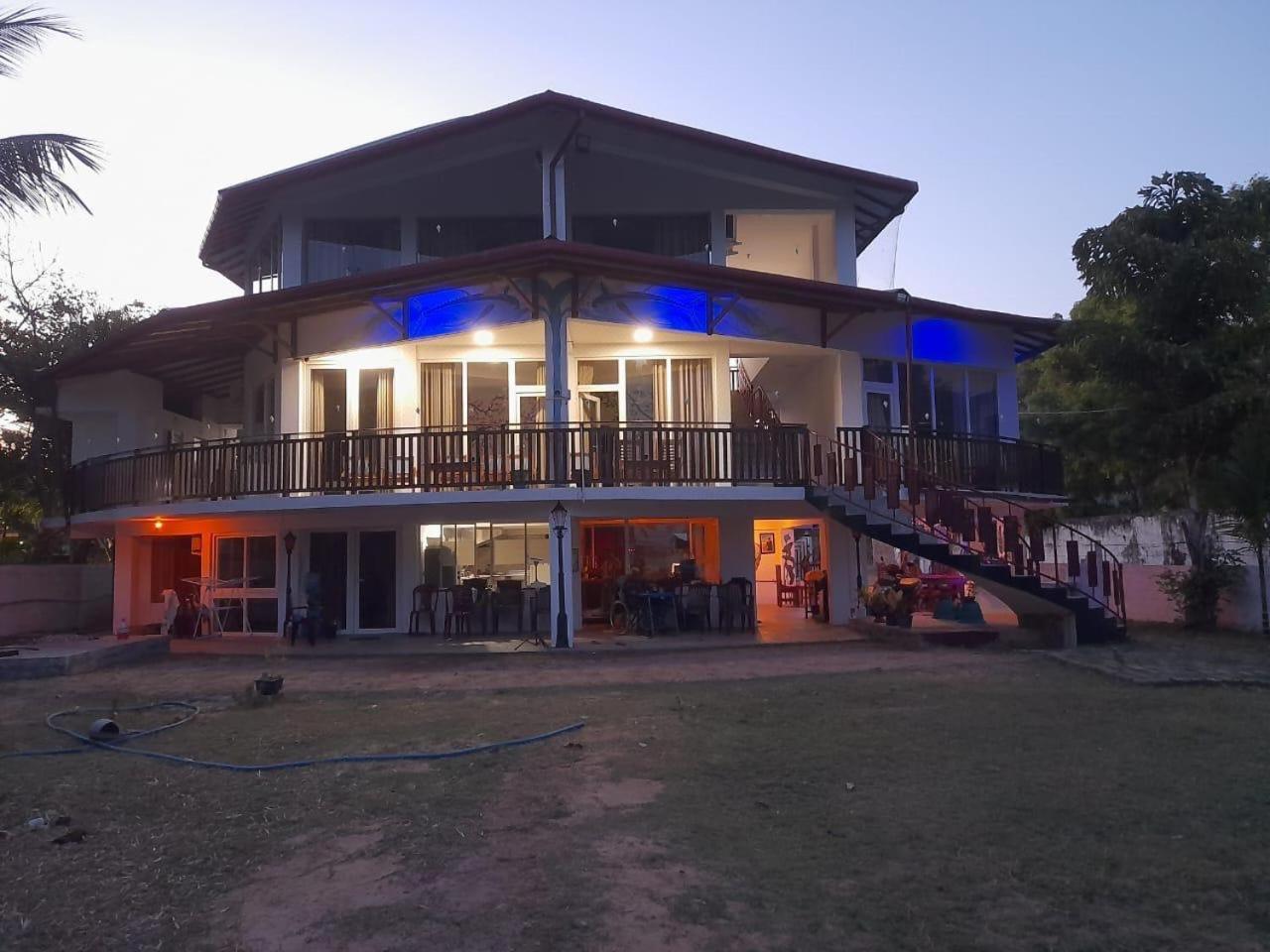 Baden Beach Hotel Kalkudah  Exterior photo