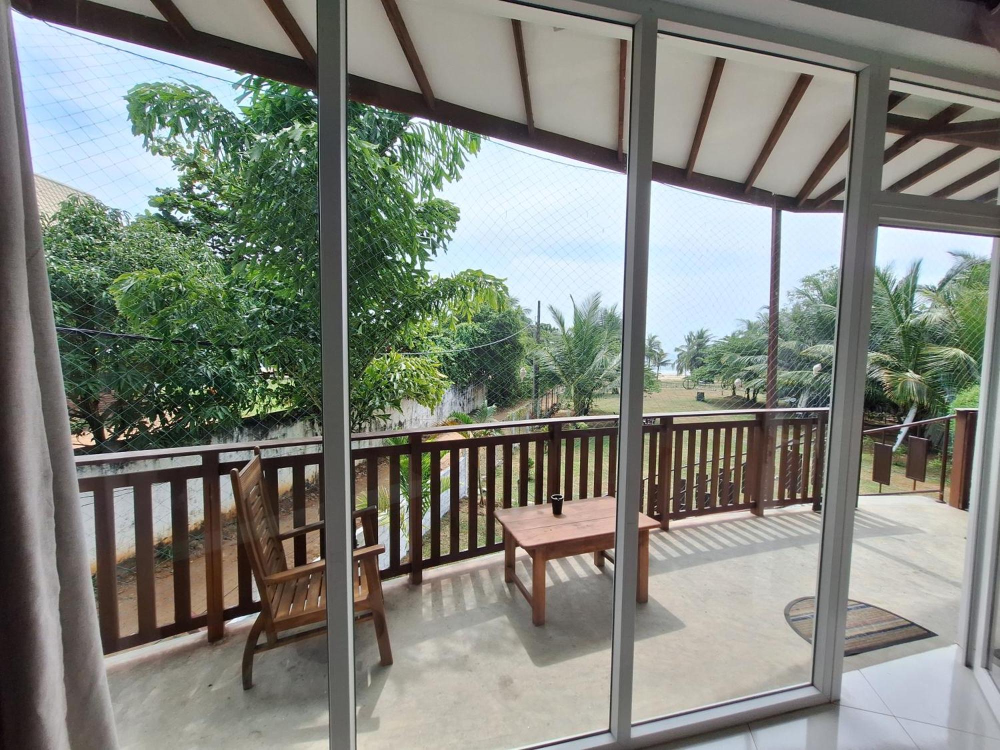 Baden Beach Hotel Kalkudah  Exterior photo